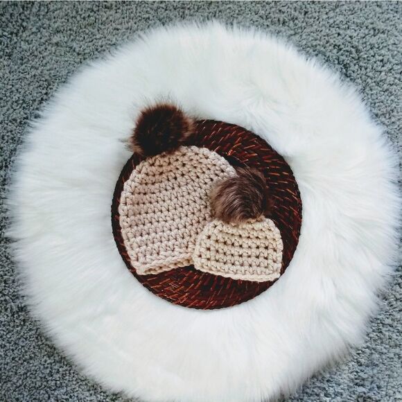 Matching Chunky Knit Crochet Hat Set - Picture 1 of 8